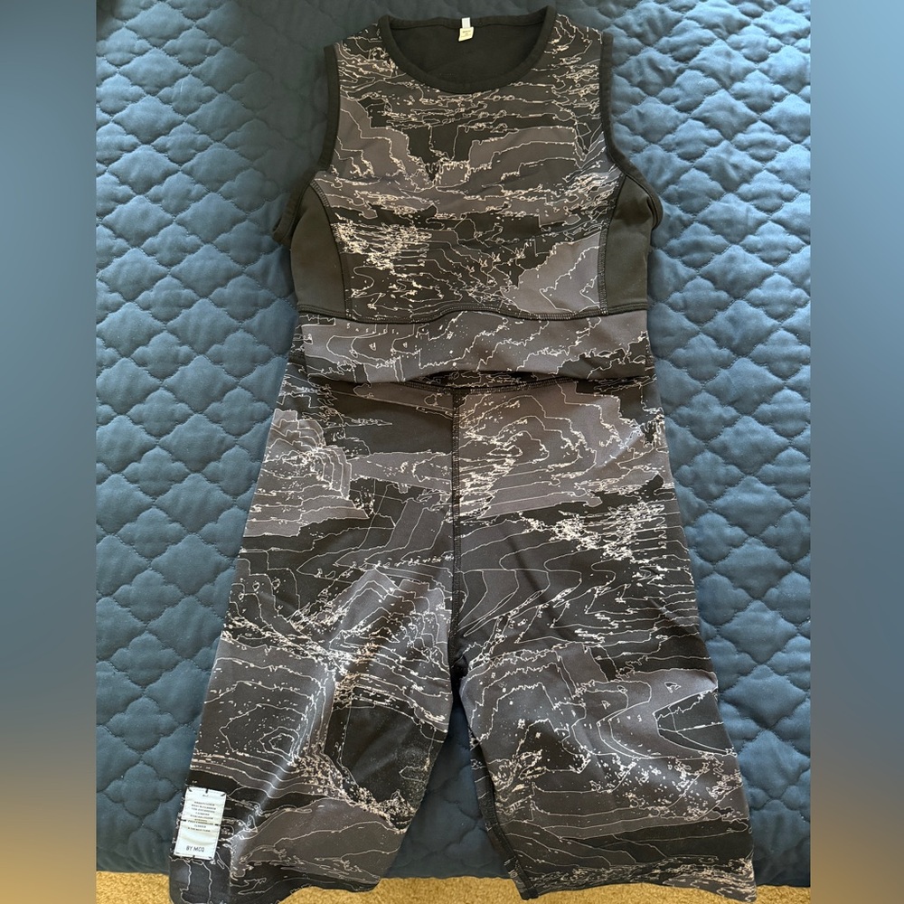 MCQ BY ALEXANDER MCQUEEN TOP & SHORTS SET